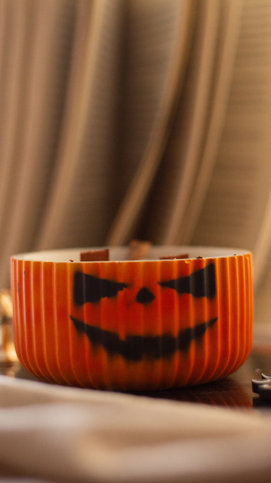 Vela Aromática de Soja - Canela & Naranja en Cuenco de halloween